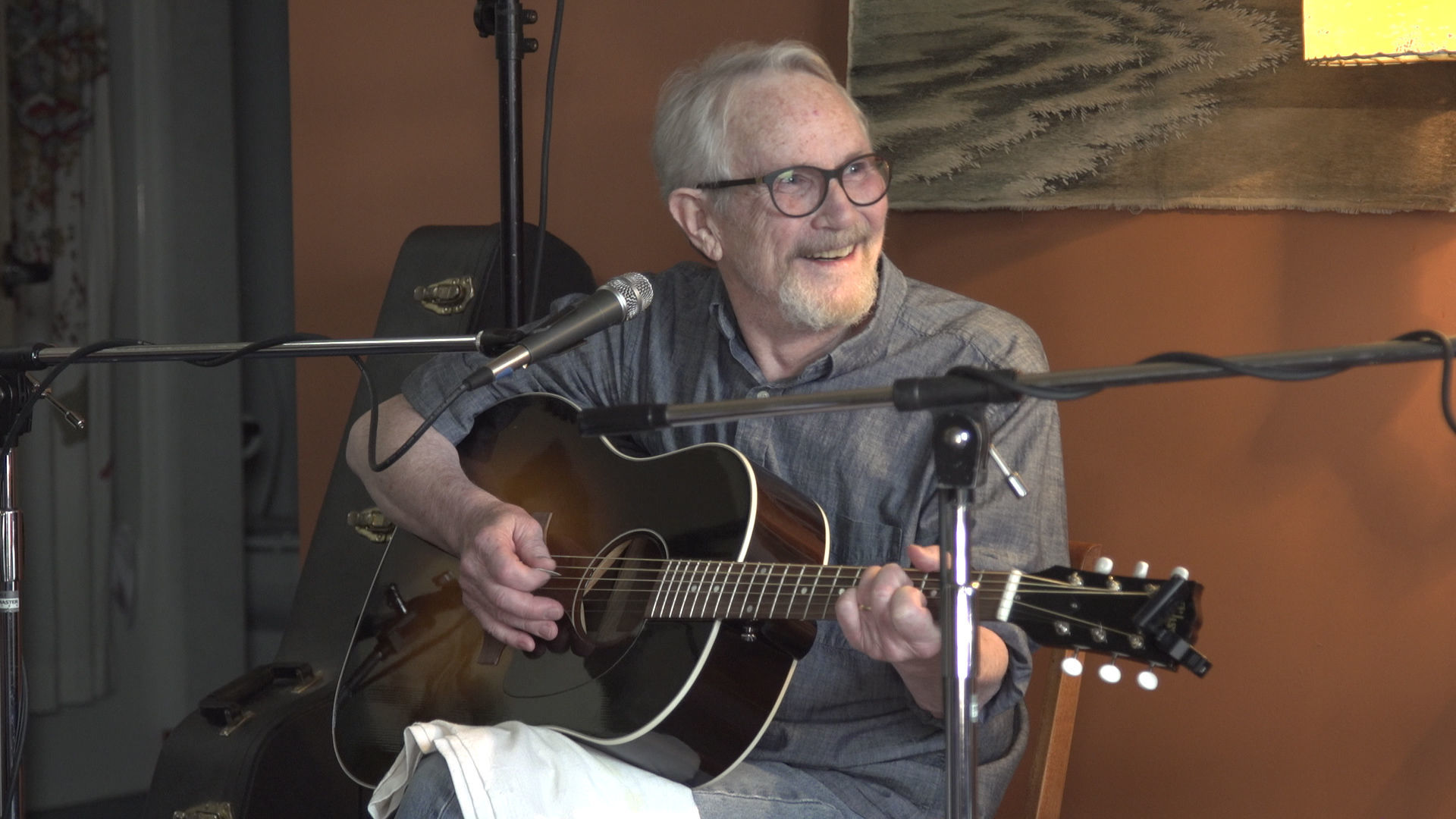 Ron Schuster performs a house show